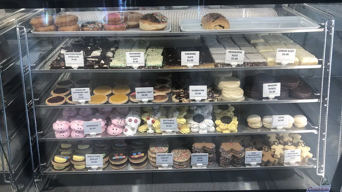 Roy's Home Bakery – bakery in Cherryvalley, Dundonald
